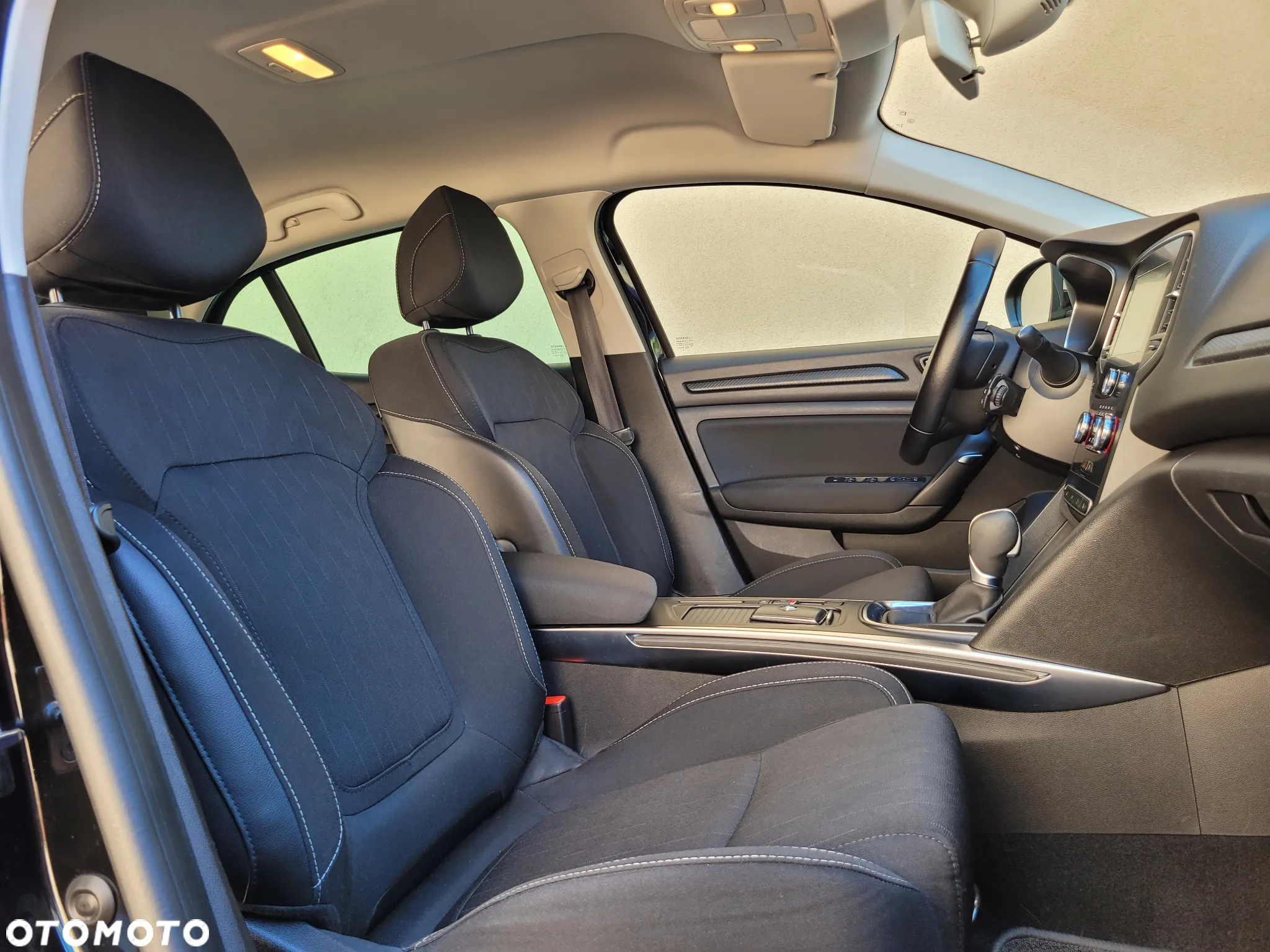Renault Megane ENERGY TCe 140 EDC LIMITED - 18
