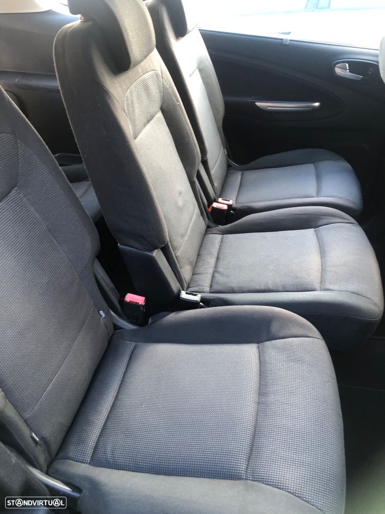 Ford S-Max 1.8 TDCi Titanium 7L - 11