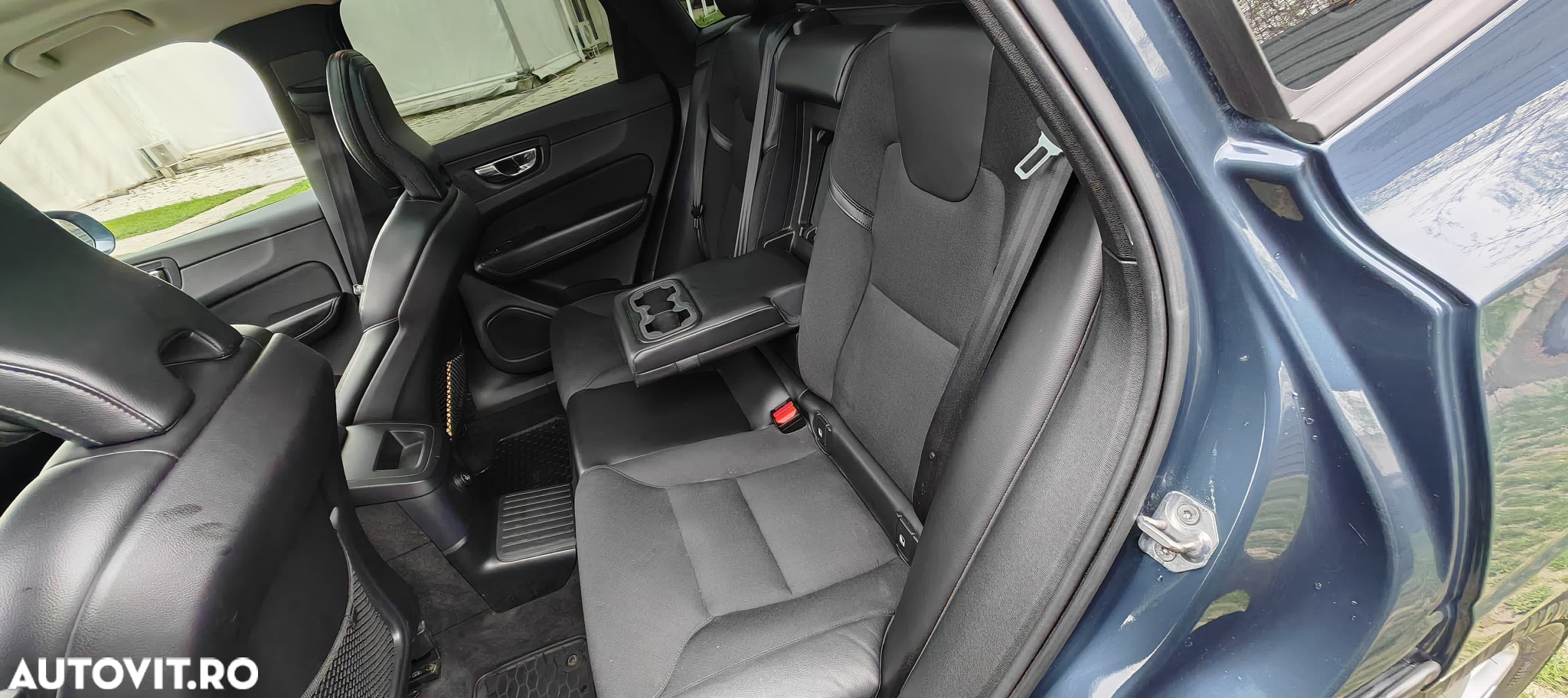Volvo XC 60 T8 Twin Engine AWD Momentum - 9