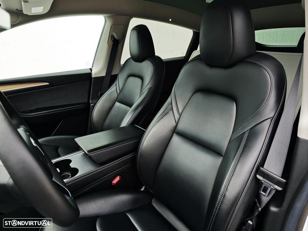 Tesla Model Y Long Range Dual Motor AWD - 11