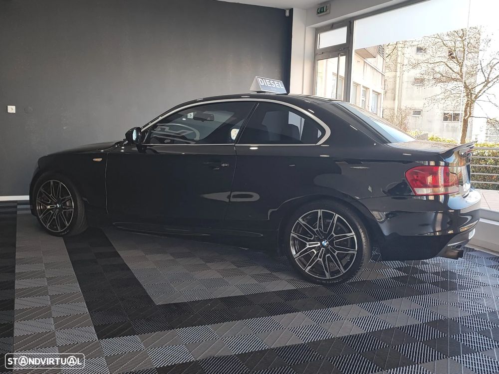 BMW 118 d Limited Edition Lifestyle c/ M Sport Pack - 26