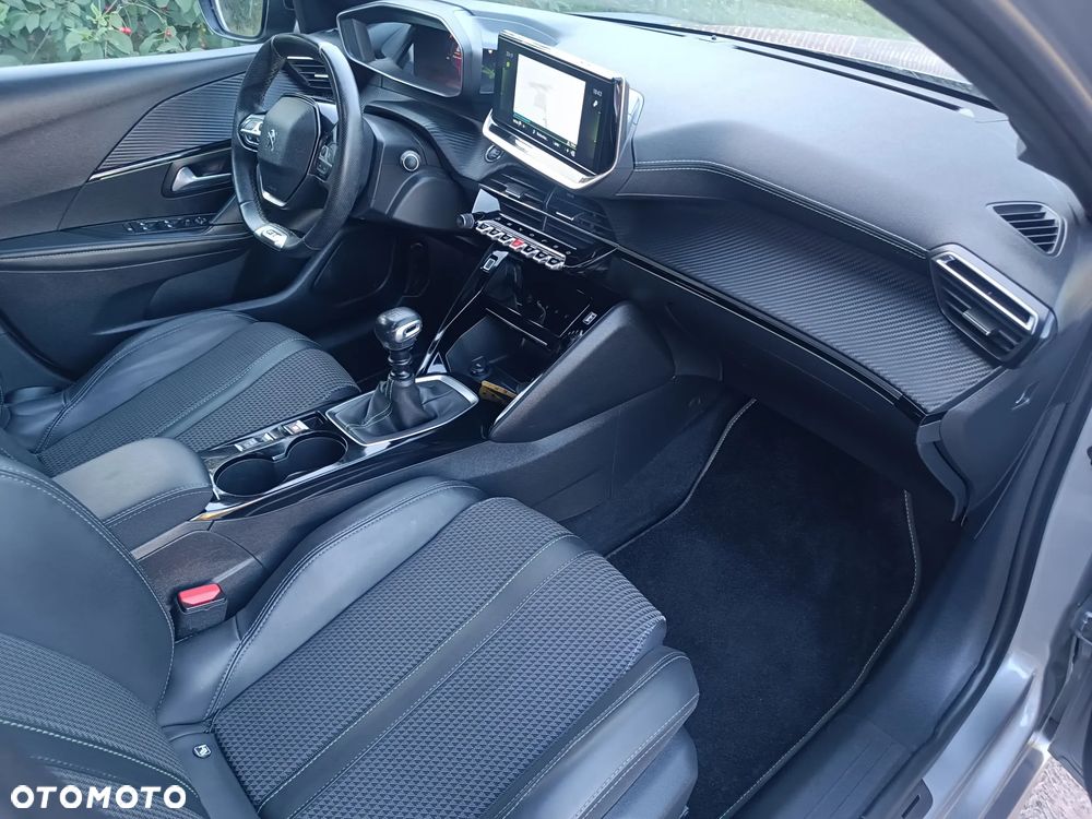 Peugeot 208 - 9