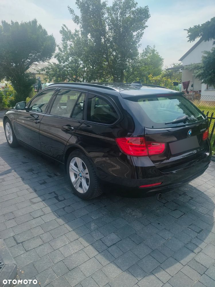 BMW Seria 3 320d Sport Line - 5