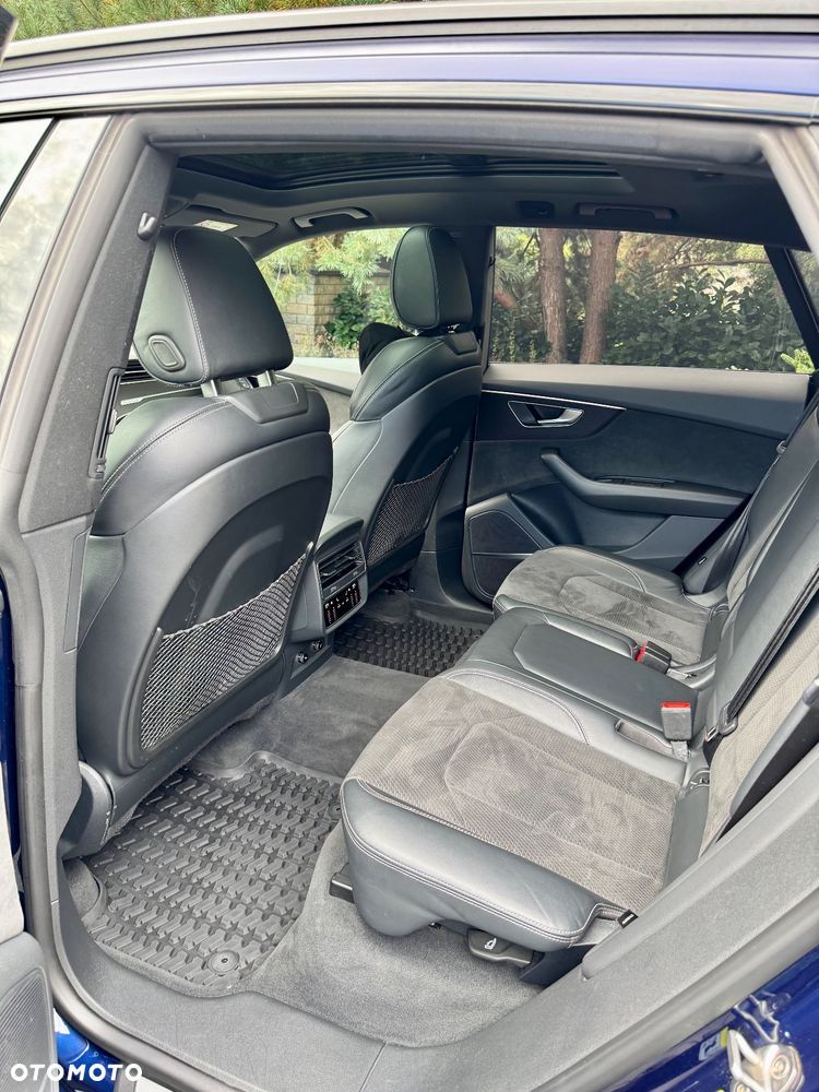 Audi SQ8 - 8