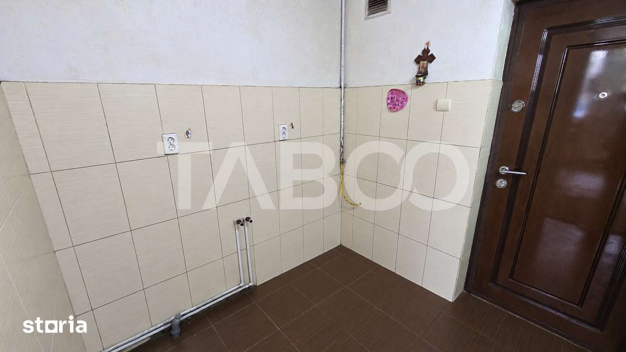 Garsoniera de vanzare de renovat 20mp in zona Terezian Sibiu — fotografia 3