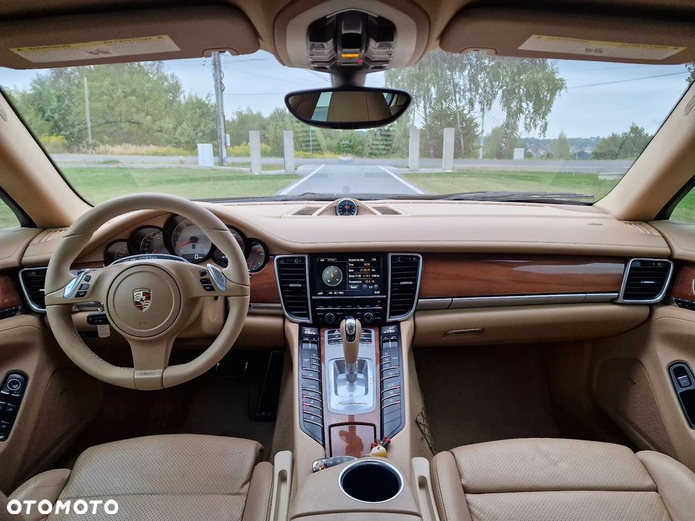 Porsche Panamera 4S PDK - 12