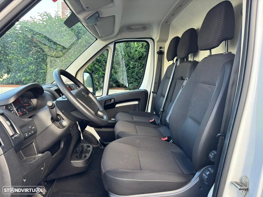 Peugeot Boxer 2.2 BlueHDi L2H2 Premium 140cv IVA / GARANTIA MARCA - 20