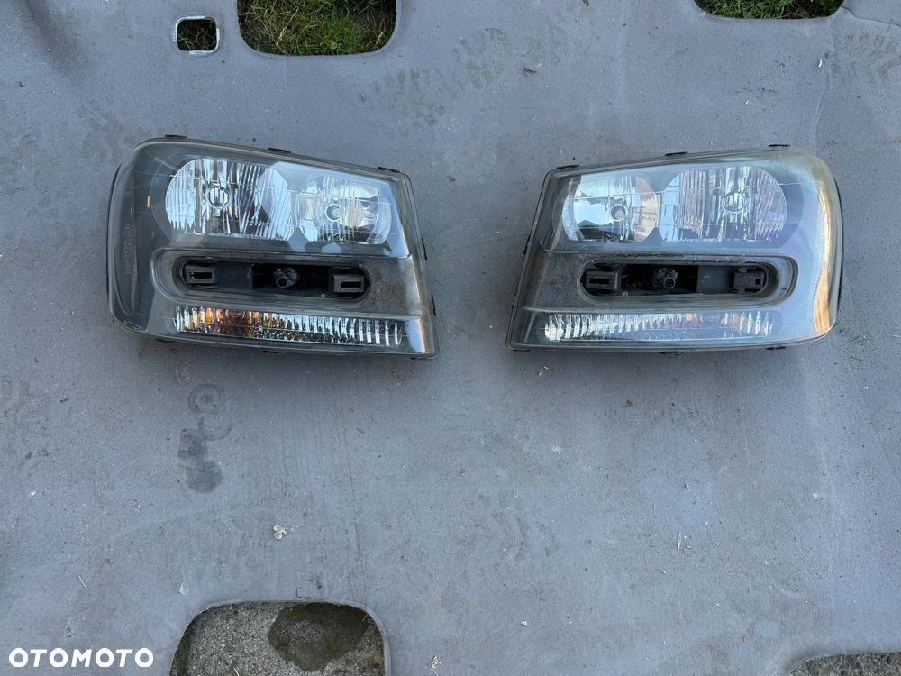 CHEVROLET TRAILBLAZER LAMPA PRZÓD SPRYSKIWACZ PRAWA LEWA REFLEKTOR - 2
