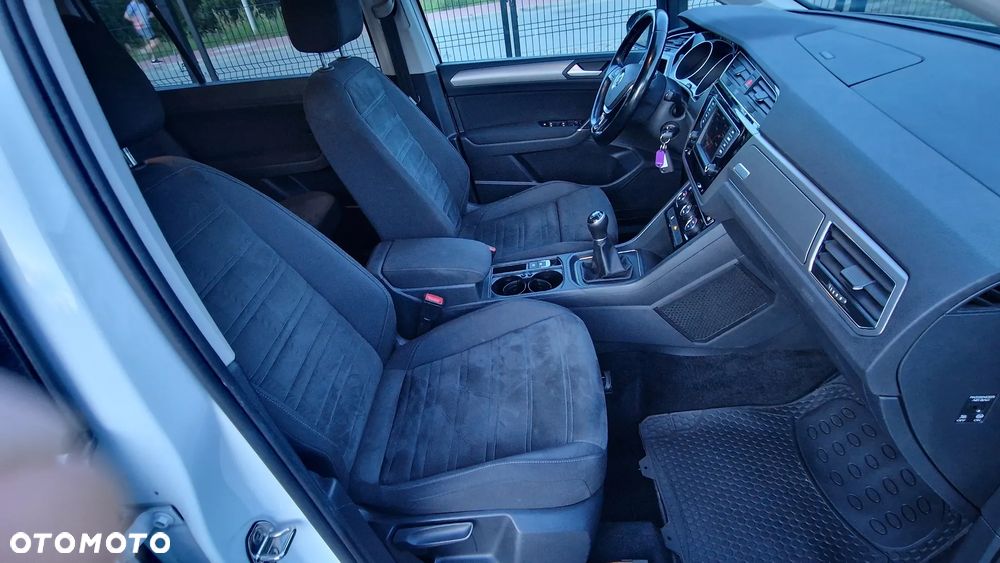 Volkswagen Touran 1.6 TDI SCR (BlueMotion Technology) Comfortline - 10