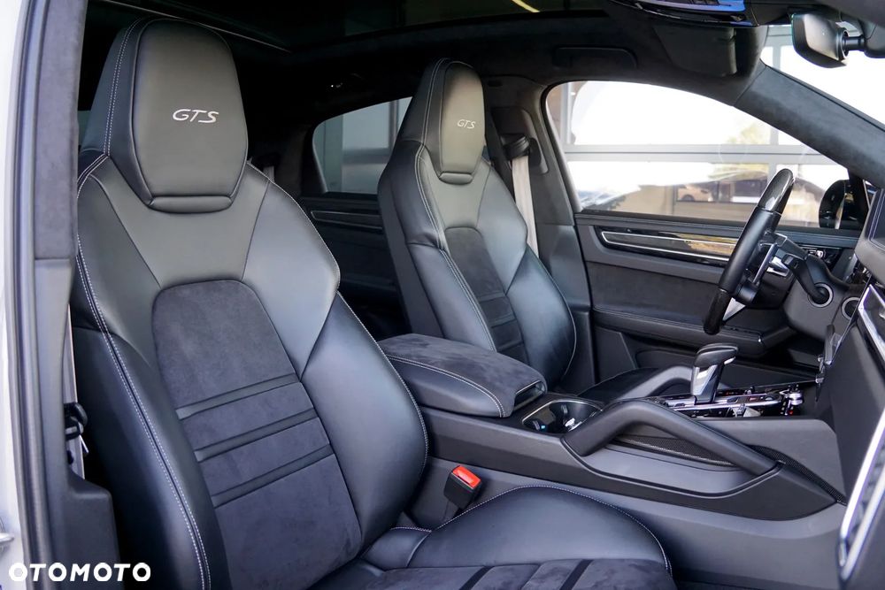 Porsche Cayenne Coupe GTS - 22