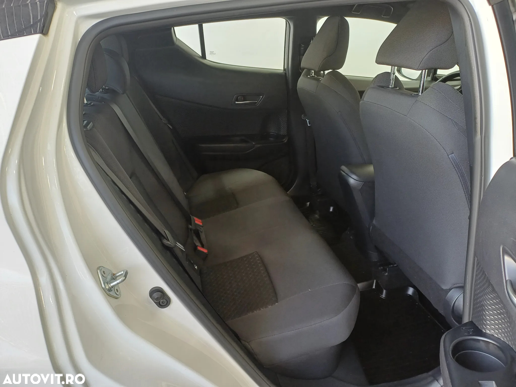 Toyota C-HR 1.8 HSD 122 CP 4x2 CVT C-enter - 27