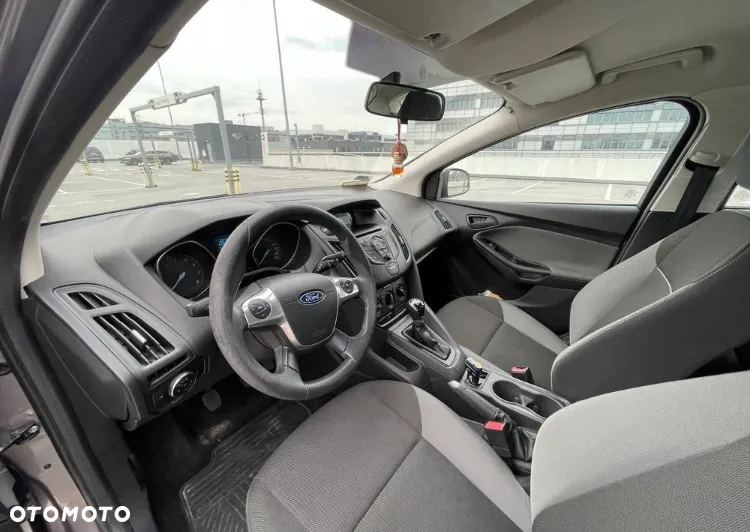 Ford Focus 1.6 Edition - 8