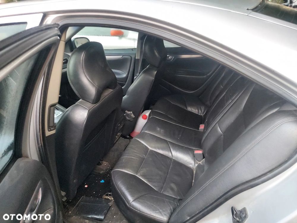 Volvo S60 2.4 D5 - 8