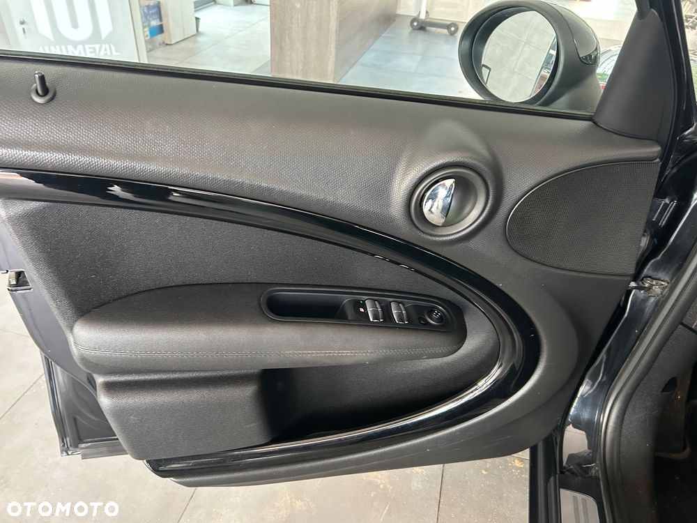 MINI Countryman One D Blackyard - 18