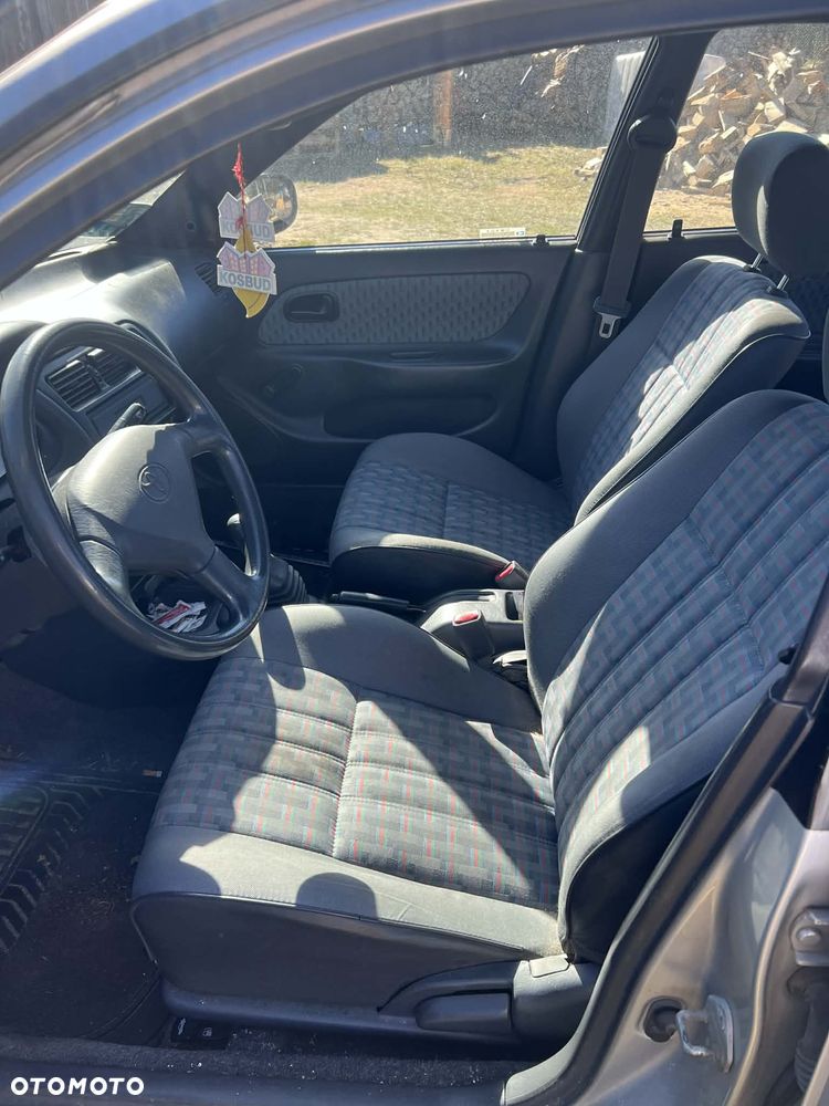 Toyota Corolla - 7