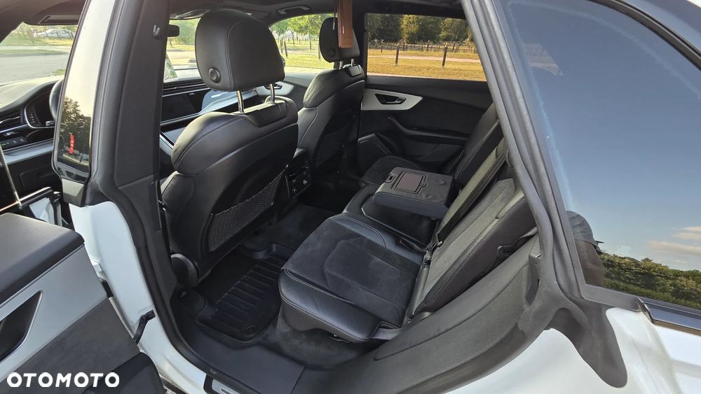 Audi SQ8 - 12