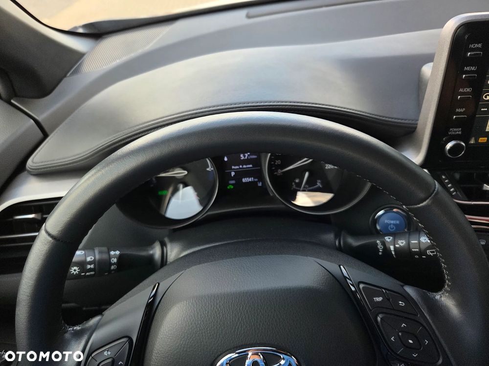 Toyota C-HR Flow - 33