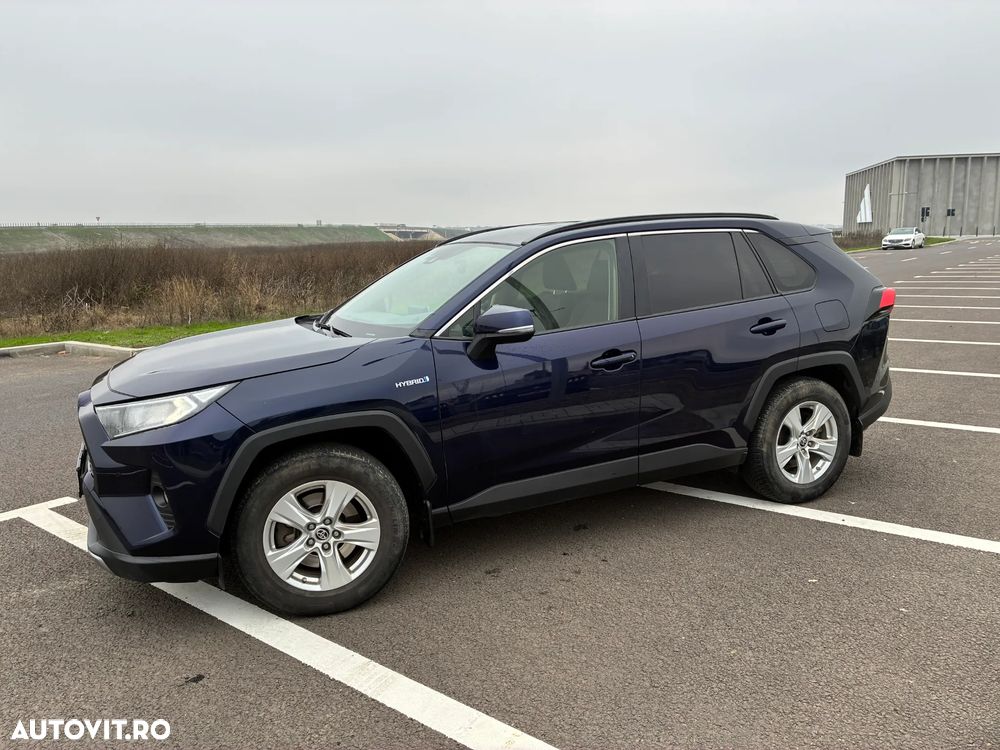 Toyota RAV4 - 1