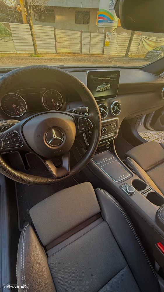 Mercedes-Benz A 200 d 4Matic 7G-DCT Style - 8