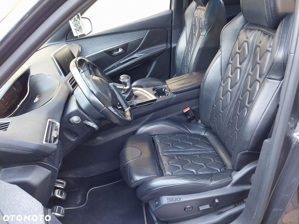 Peugeot 3008 1.2 PureTech GPF Allure S&S - 23