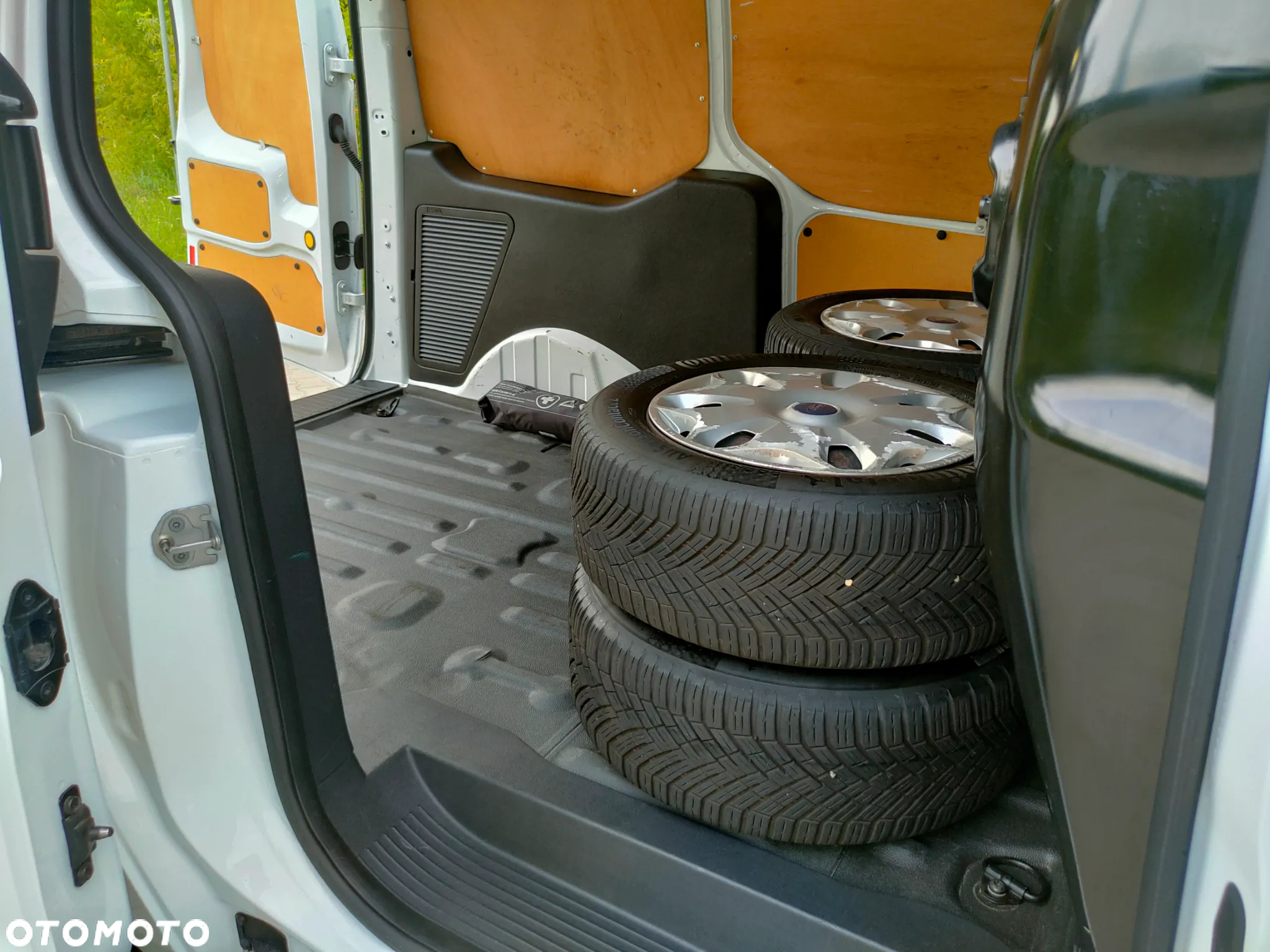 Ford Connect - 15