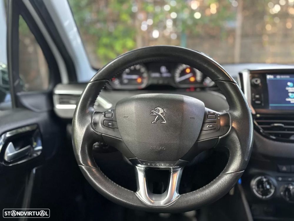Peugeot 208 1.2 PureTech Style - 16