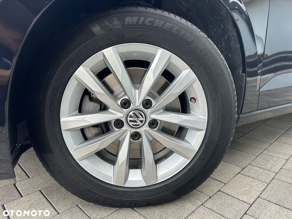 Volkswagen Touran 1.6 TDI SCR BlueMotion Technology Comfortline - 4