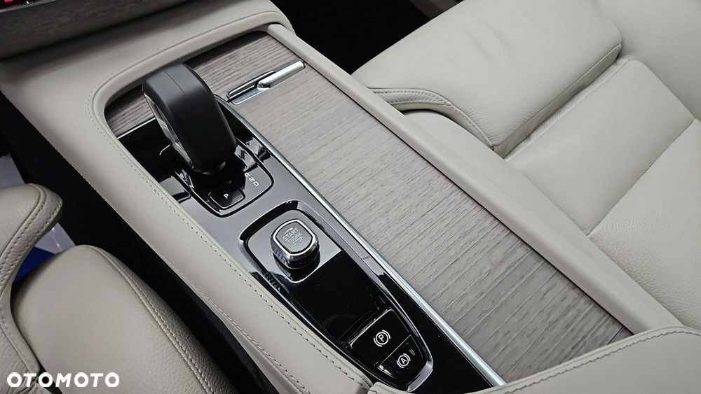 Volvo XC 90 B5 D AWD Plus Bright - 18