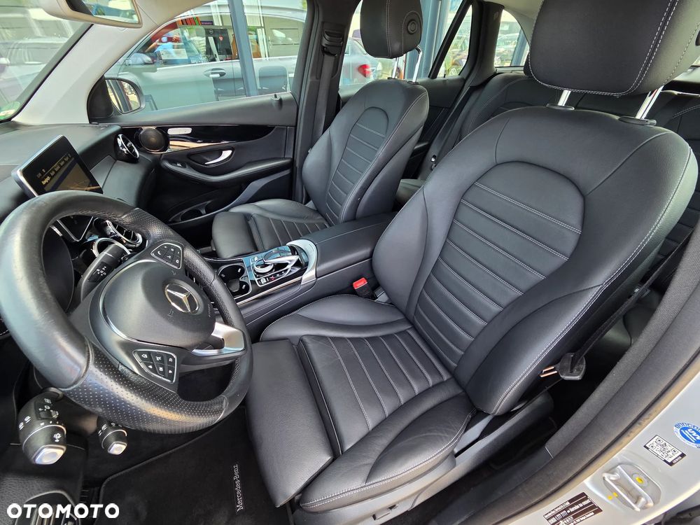 Mercedes-Benz GLC 250 4Matic 9G-TRONIC - 24
