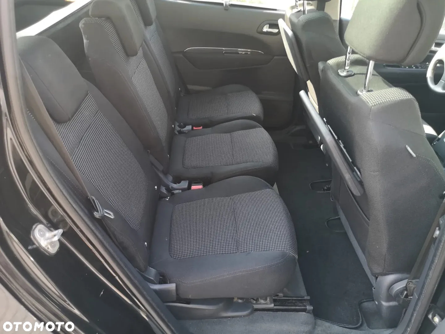 Peugeot 5008 1.6 HDi Access - 24