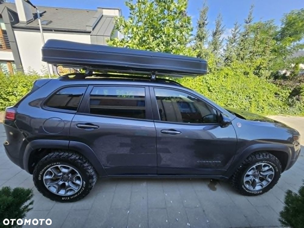 Jeep Cherokee - 5