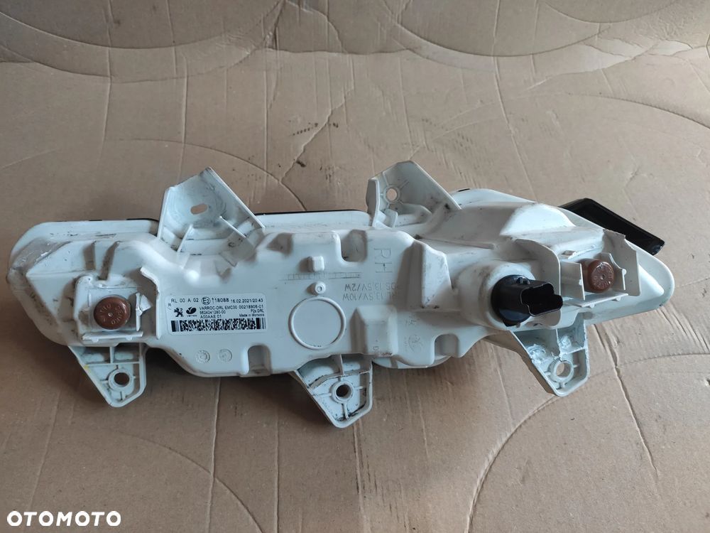 Peugeot 208 II Halogen LED DRL Prawy - 3