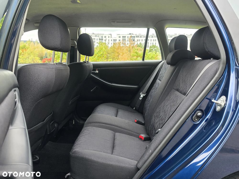 Toyota Corolla 2.0 D-4D Base - 22