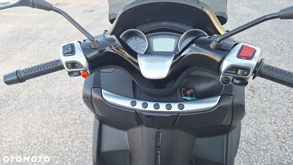 Piaggio MP-3 - 32