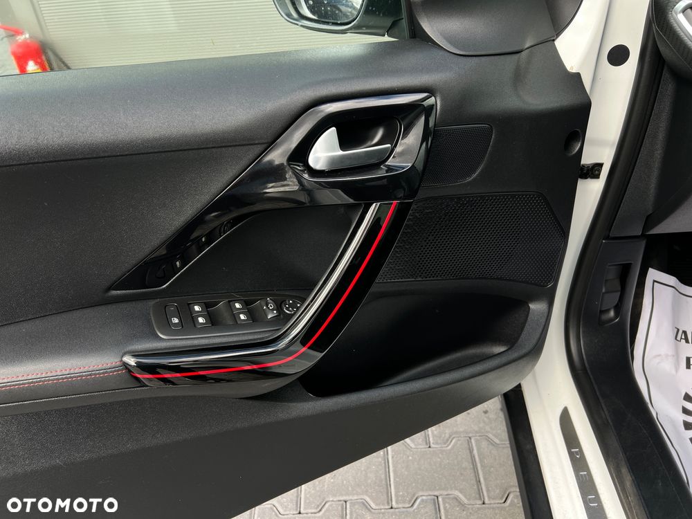 Peugeot 2008 PureTech 110 Stop&Start EAT6 GT-Line Edition - 17