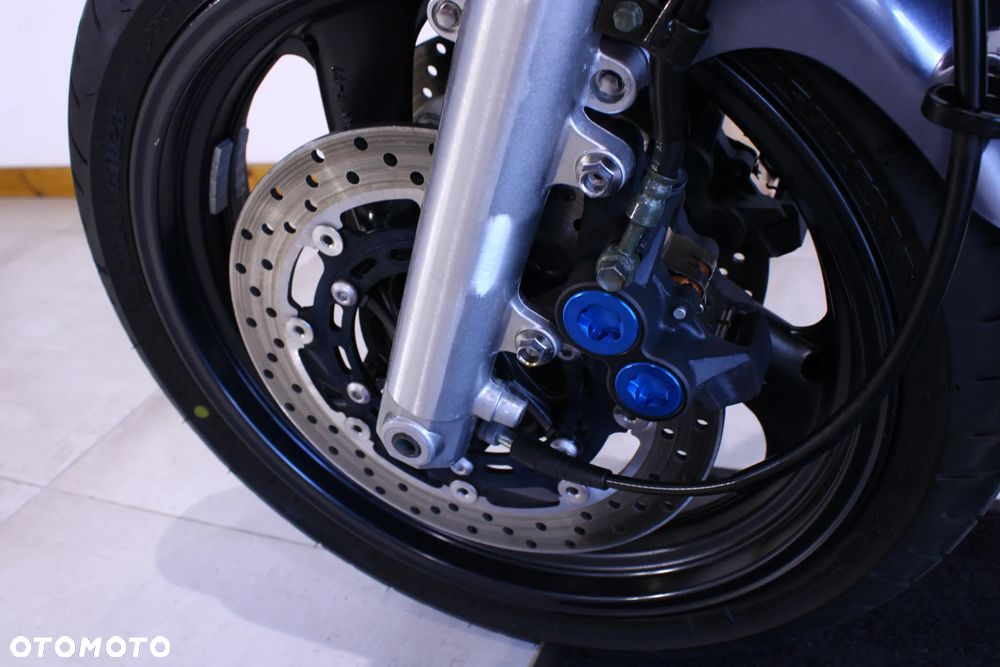 Yamaha XJR - 28