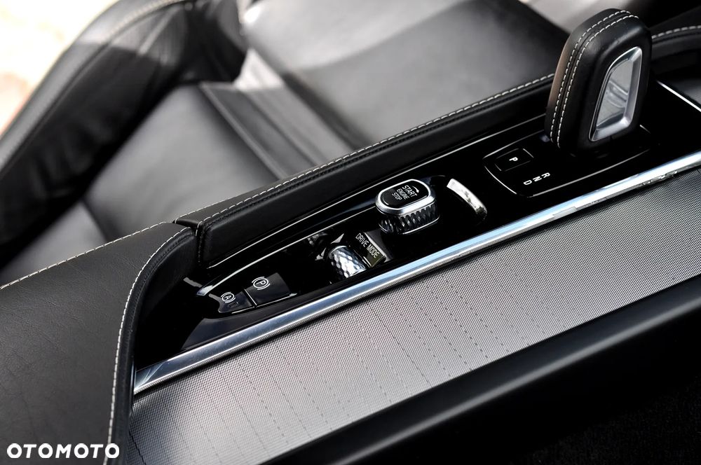 Volvo XC 90 T8 AWD Twin Engine Geartronic RDesign - 21