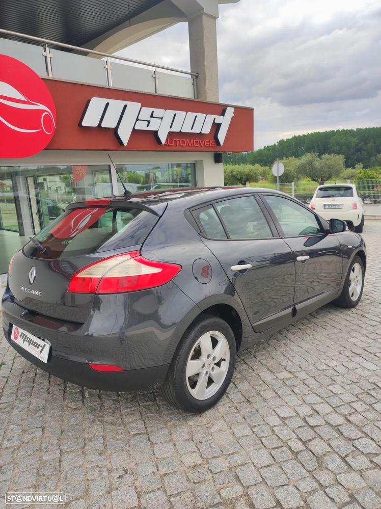 Renault Mégane dCi 110 FAP Expression - 8