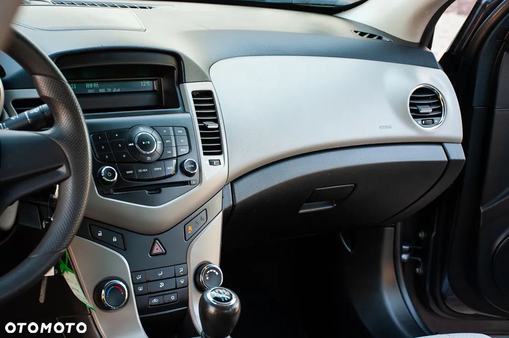 Chevrolet Cruze 1.6 - 31