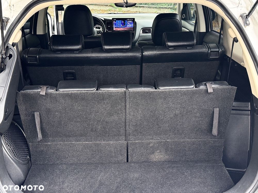 Mitsubishi Outlander 2.2 DI-D 4WD Automatik Top - 31