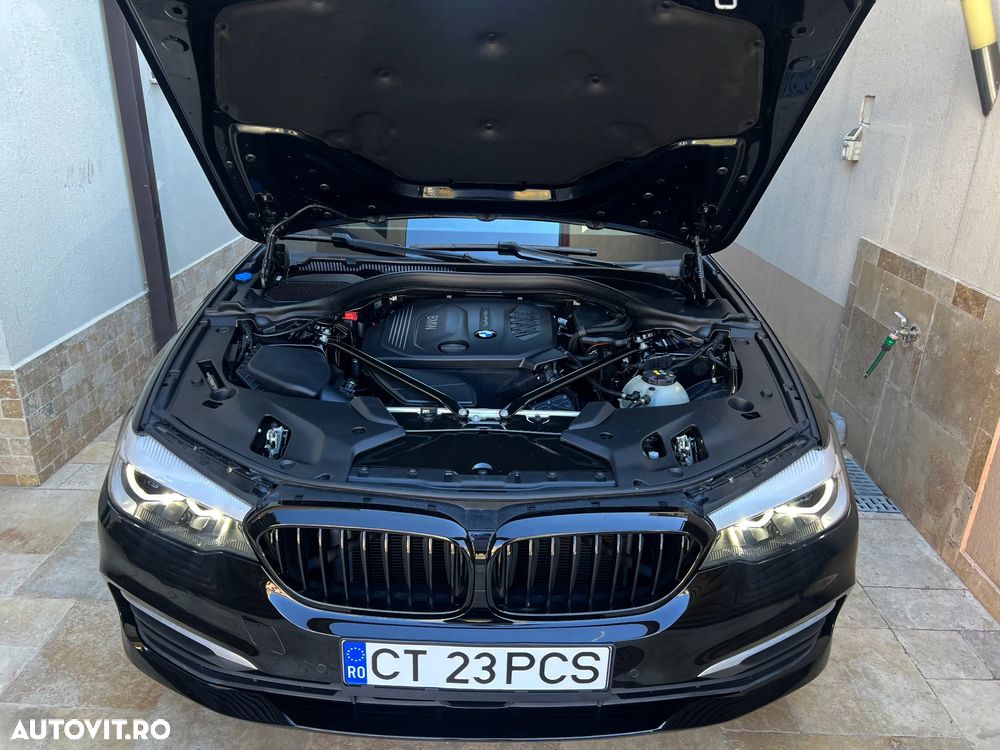 BMW Seria 5 520d Aut. Luxury Line - 23