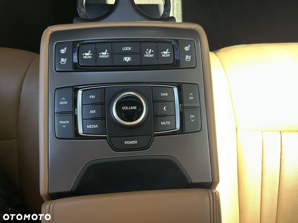 Hyundai Genesis - 20