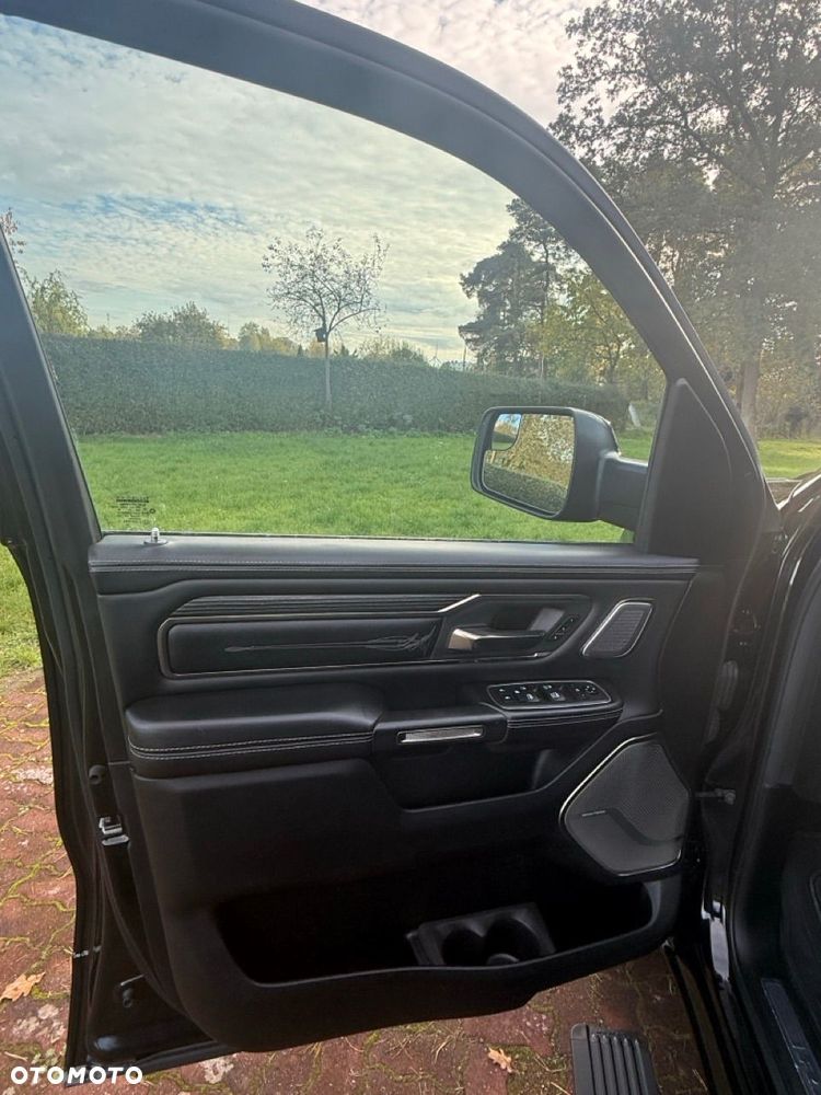 RAM 1500 5.7 Crew Cab Shortbed Limited Black - 20