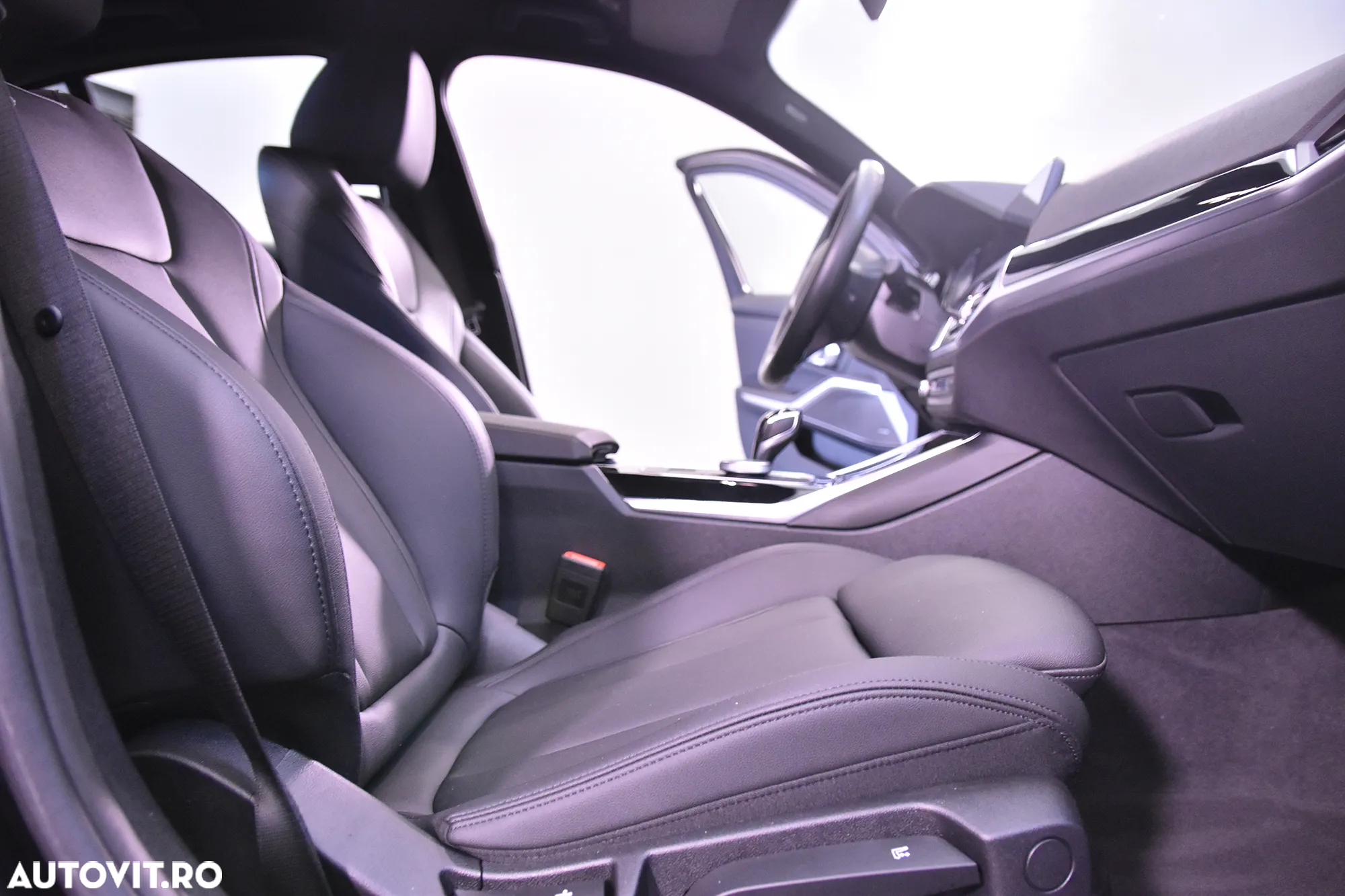 BMW Seria 3 320i AT - 11