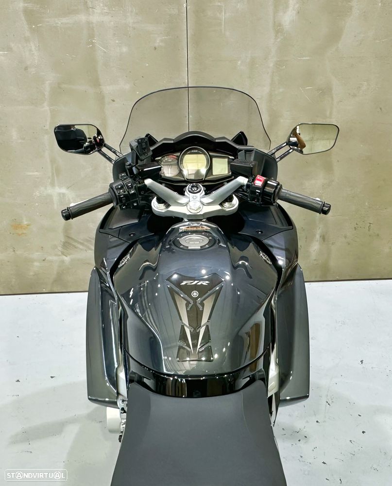 Yamaha FJR 1300 - 16