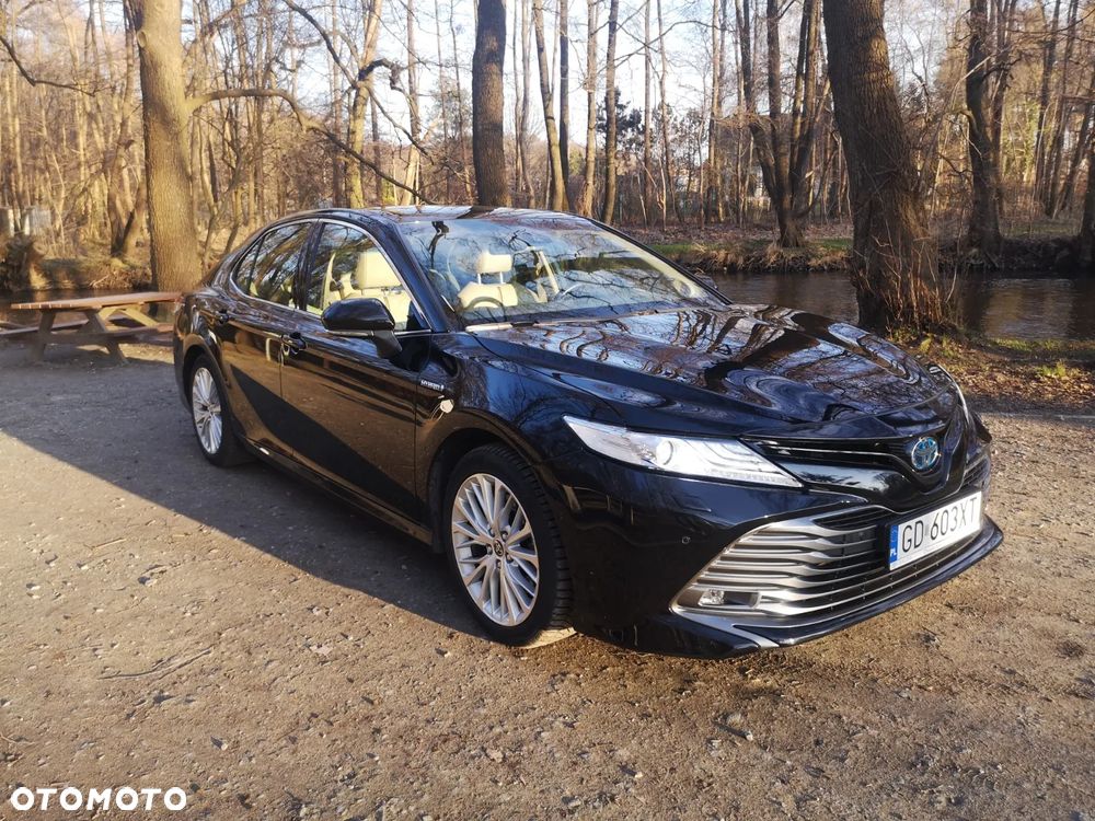 Toyota Camry 2.5 Hybrid Executive CVT - 1