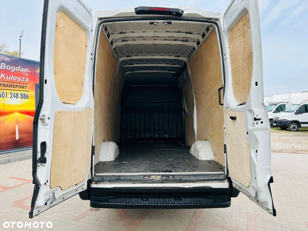 Mercedes-Benz Sprinter - 8