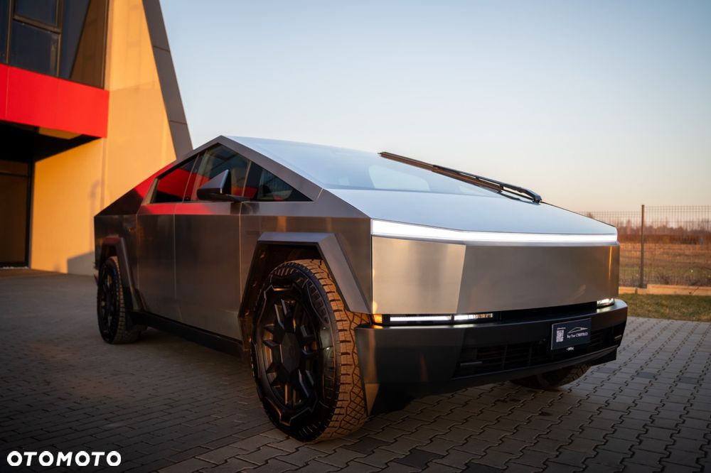 Tesla Cybertruck - 1