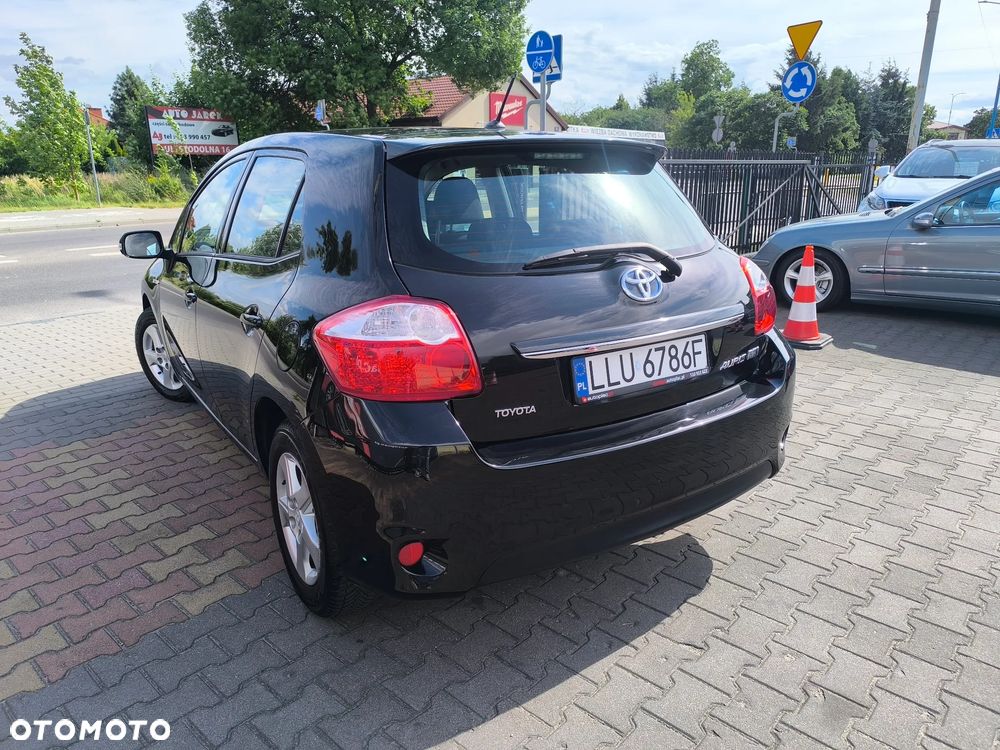 Toyota Auris - 25