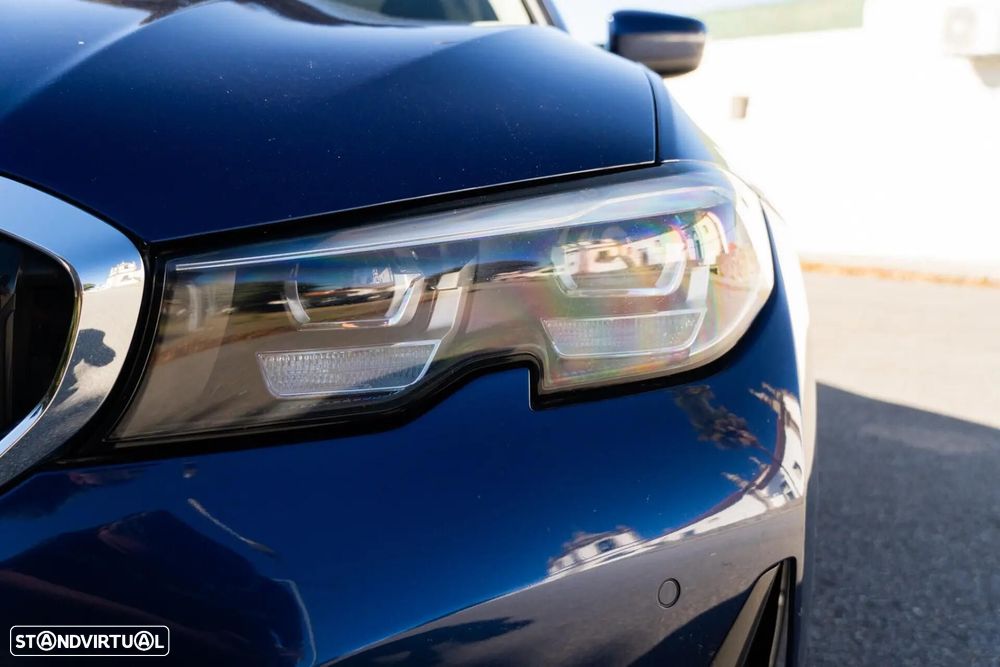 BMW 330 e Line Luxury Auto - 29